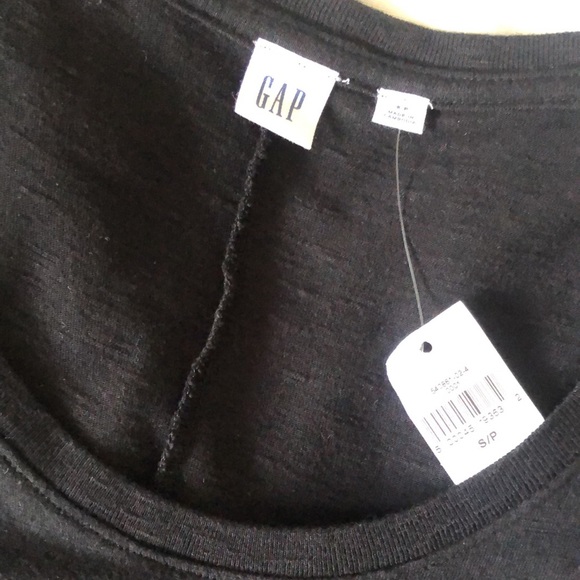 GAP NWT tiered Black Maxi dress. Size small. - Picture 2 of 4